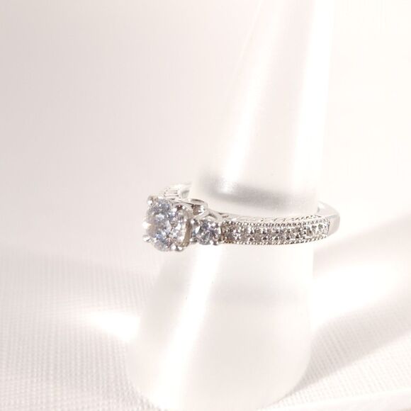 Simulated Diamond Ring J Francis SWAROVSKI 2 Carats tw Size 9 - Picture 8 of 11